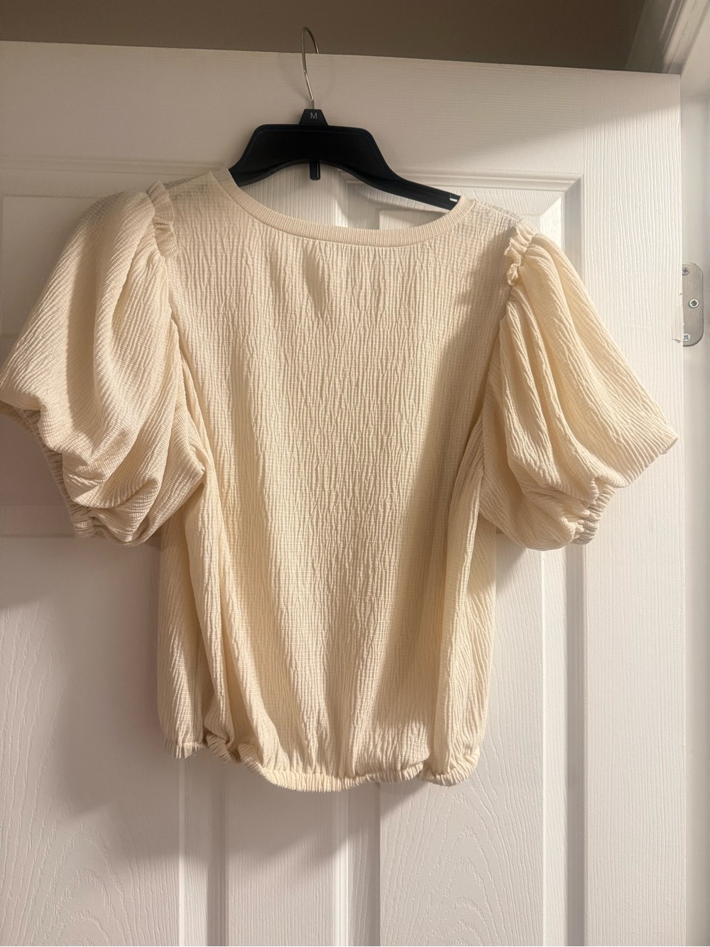 Astr the label cream textured puff sleeve bubble hem size M - Picture 3 of 6